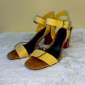 Cute Spring Yellow Heel! 🌹